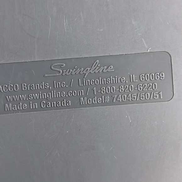 Swingline two hole punch - Picture 7 of 7